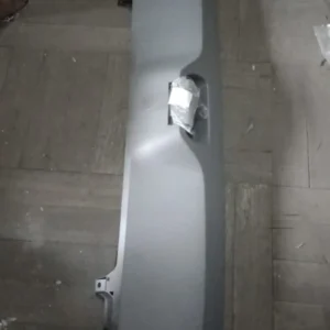 MOLDURA DE PARACHOQUE TRASERO INFERIOR